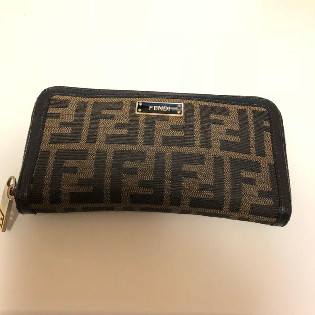 FENDI(フェンディ)のFENDI 財布 ＼ＧＷ限定お値下げ／ レディースのファッション小物(財布)の商品写真