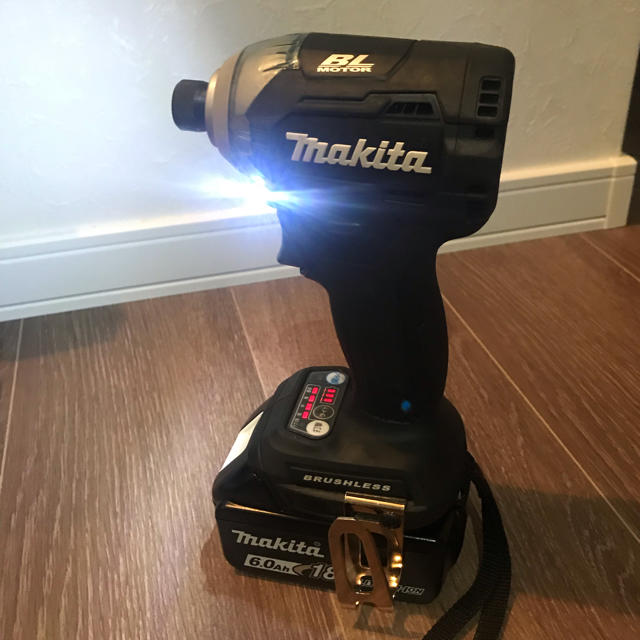 Makita(マキタ)のマキタインパクト18Ｖ かなり美品 ❗️最終❗️ 自動車/バイクのバイク(工具)の商品写真