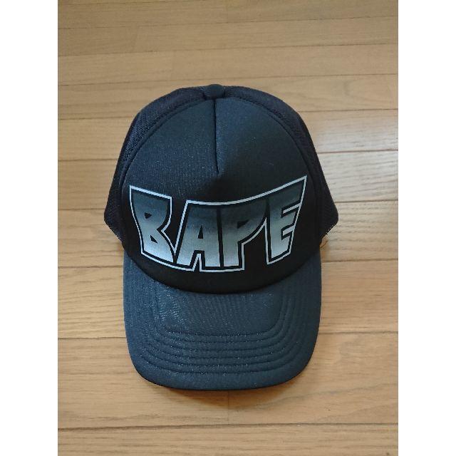 A BATHING APE(アベイシングエイプ)のApe Kiss Logo Cap メンズの帽子(キャップ)の商品写真