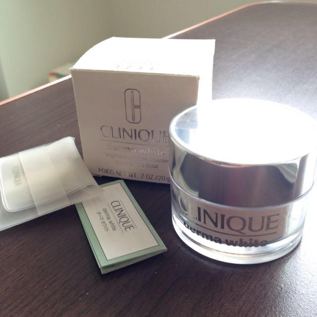 CLINIQUE(クリニーク)のダーマ ホワイト ルースパウダー コスメ/美容のベースメイク/化粧品(その他)の商品写真