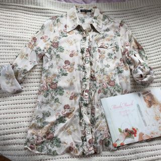 ミッシュマッシュ(MISCH MASCH)の新品✨ミッシュマッシュ✨花柄シャツ(シャツ/ブラウス(長袖/七分))