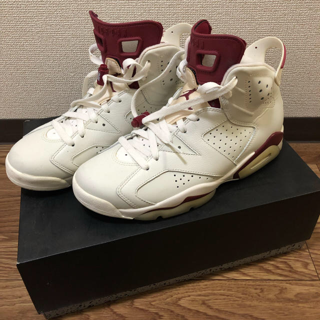 NIKE(ナイキ)のjordan6 マルーン ジョーダン メンズの靴/シューズ(スニーカー)の商品写真