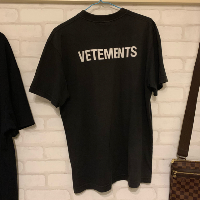 Balenciaga(バレンシアガ)のvetements staff tee メンズのトップス(Tシャツ/カットソー(半袖/袖なし))の商品写真