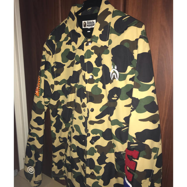 A BATHING APE(アベイシングエイプ)のA bathing ape  シャーク ジャケット メンズのジャケット/アウター(ダウンジャケット)の商品写真