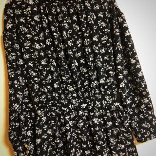 ザラ(ZARA)のMAXお値下げ★ビンテージ風フラワーワンピース★着痩せ効果(ロングワンピース/マキシワンピース)