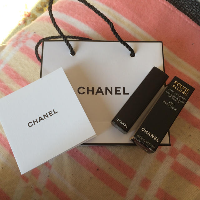 CHANEL(シャネル)の【シャネル】ROUGEALLURE135 コスメ/美容のベースメイク/化粧品(口紅)の商品写真