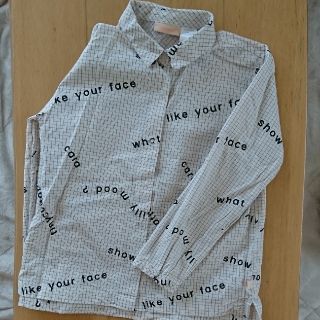 ボボチョース(bobo chose)のtiny cottons タイニーコットンズ 英字 シャツ(Tシャツ/カットソー)