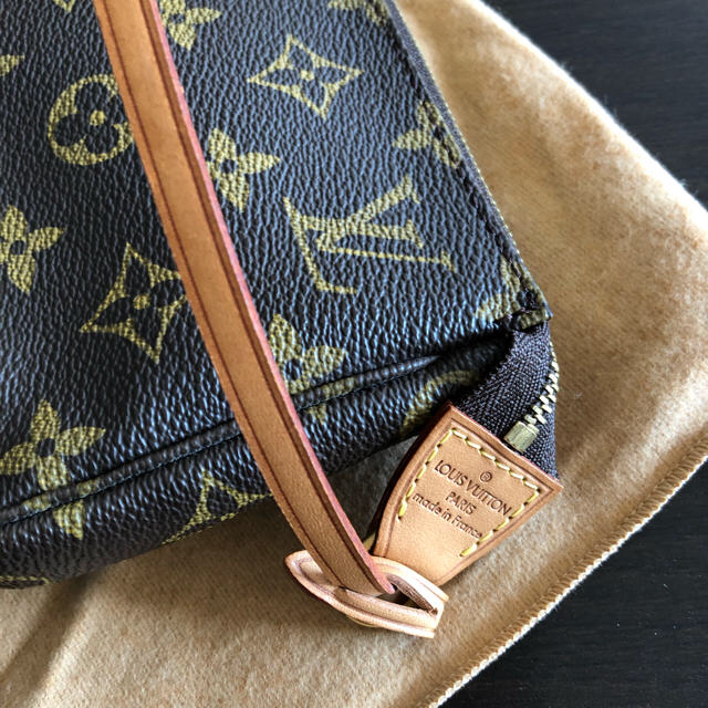 LOUIS VUITTON(ルイヴィトン)のヴィトン  アクセソワール  レディースのファッション小物(ポーチ)の商品写真