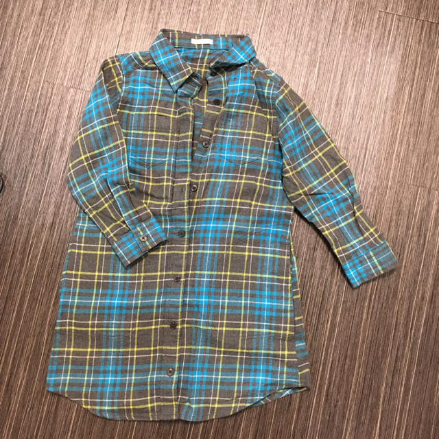 GU(ジーユー)の試着のみ未使用GU 120 シャツワンピース キッズ/ベビー/マタニティのキッズ服女の子用(90cm~)(ワンピース)の商品写真