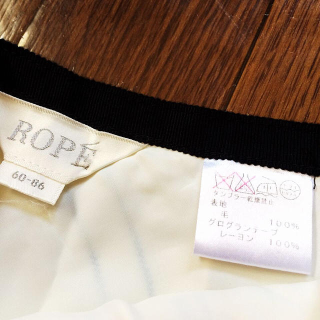 ROPE’(ロペ)のROPE♡大人白チェック♡爽やかフレア レディースのスカート(ひざ丈スカート)の商品写真