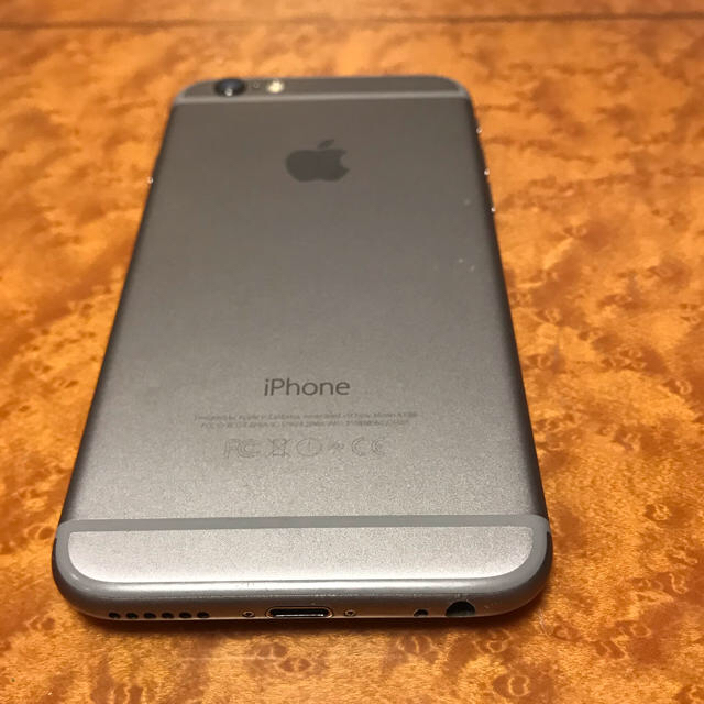 iPhone(アイフォーン)のiPhone６-64docomo スマホ/家電/カメラのスマートフォン/携帯電話(スマートフォン本体)の商品写真