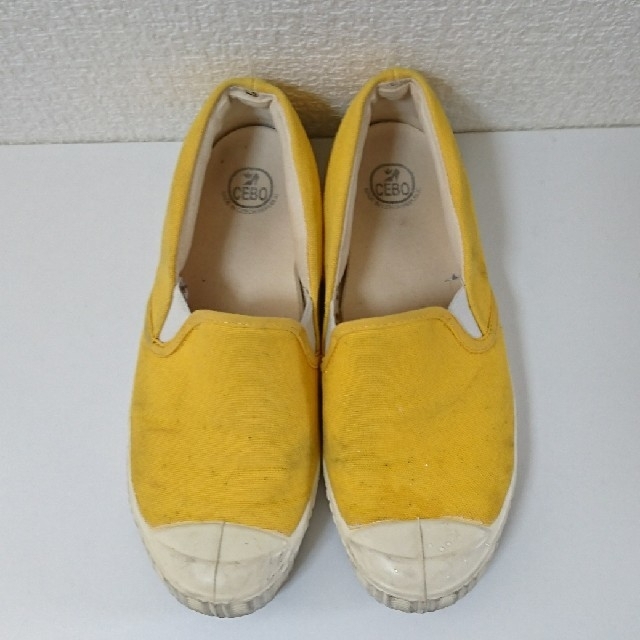 KBF(ケービーエフ)のCEBO スリッポン スニーカー 黄色 レディースの靴/シューズ(スニーカー)の商品写真