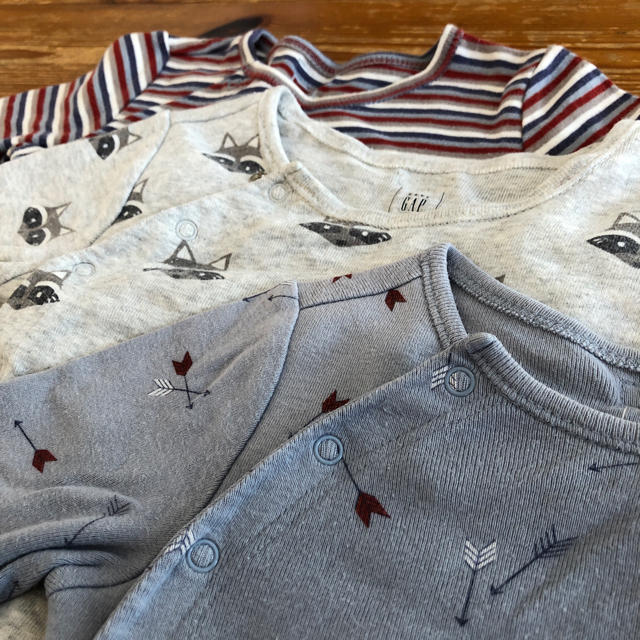 babyGAP(ベビーギャップ)の12-18 babyGAP 長袖ロンパース 3枚セット キッズ/ベビー/マタニティのベビー服(~85cm)(肌着/下着)の商品写真