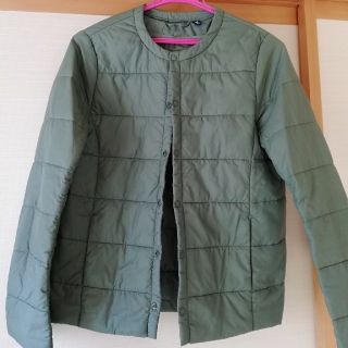 ユニクロ(UNIQLO)の【sachimon1980様】UNIQLO中綿薄手ジャケット　カーキ160(ジャケット/上着)