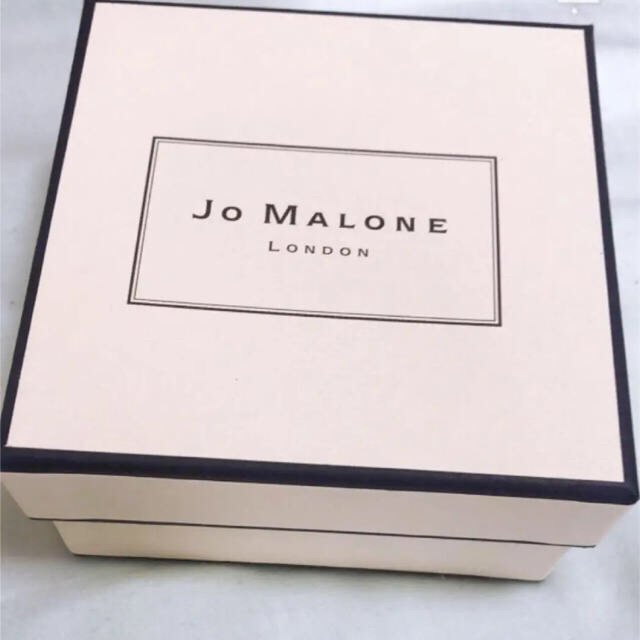 Jo Malone(ジョーマローン)のJo Malone ジョーマローン イングリッシュ ペアー&フリージアキャンドル コスメ/美容のリラクゼーション(キャンドル)の商品写真