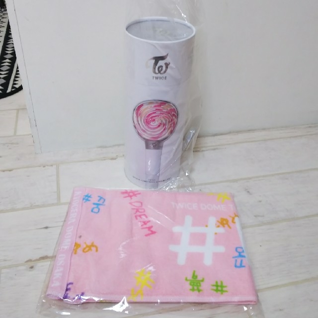 新品未開封☆TWICE Candybong ペンライト＆タオル