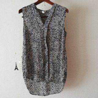 エイチアンドエム(H&M)のH&Mノースリーブ(シャツ/ブラウス(半袖/袖なし))