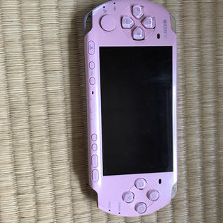 プレイステーションポータブル(PlayStation Portable)のPSP3000 ピンク 本体 おまけにソフト(携帯用ゲーム機本体)