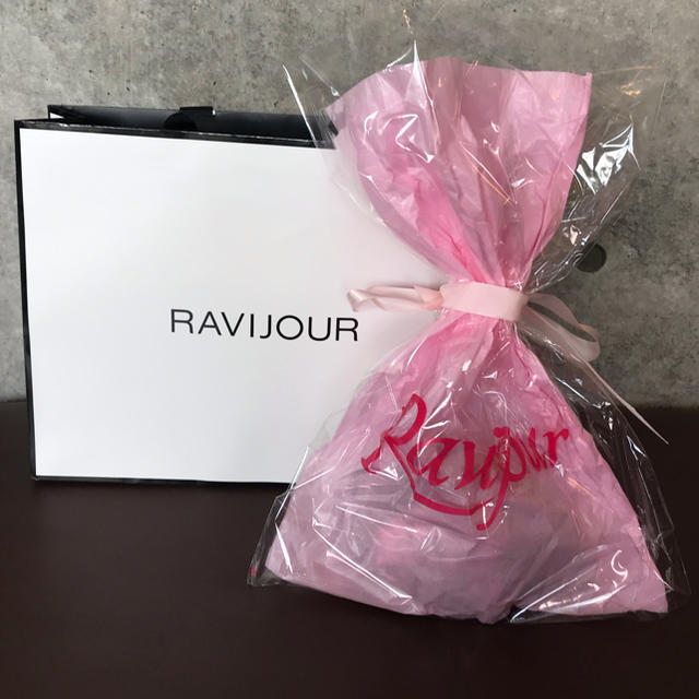Ravijour(ラヴィジュール)のRAVIJOUR スモーキーフラワービューティーリフトブラ&Tバックセット レディースの下着/アンダーウェア(ブラ&ショーツセット)の商品写真