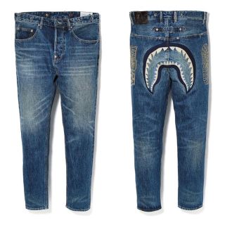 アベイシングエイプ(A BATHING APE)のBAPE TAPER SHARK WASHED DENIM PANTS M(デニム/ジーンズ)