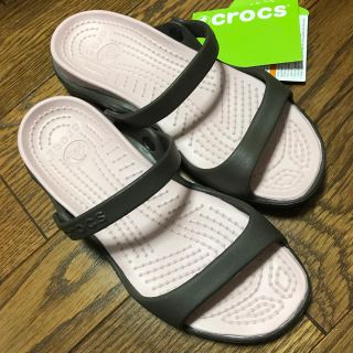 クロックス(crocs)の【 新品！】クロックス サンダル(サンダル)