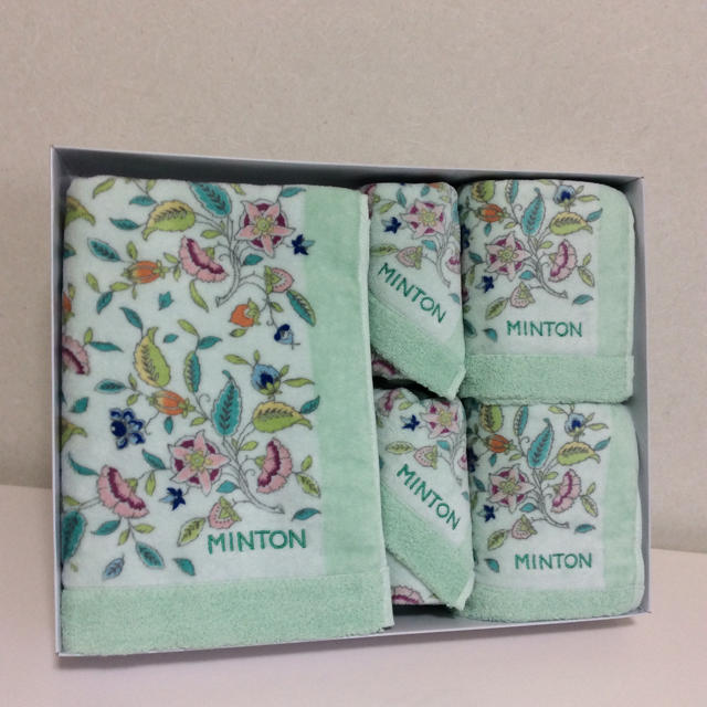 MINTON(ミントン)のバスタオル＆フェイスタオル２＆ウォッシュタオル２＊ミントンタオル未使用品 インテリア/住まい/日用品の日用品/生活雑貨/旅行(タオル/バス用品)の商品写真