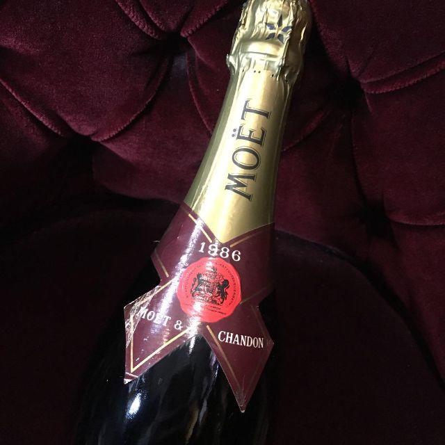 MOËT & CHANDON(モエエシャンドン)の送料込み ヴィンテージ モエシャン ロゼ 1986 食品/飲料/酒の酒(シャンパン/スパークリングワイン)の商品写真