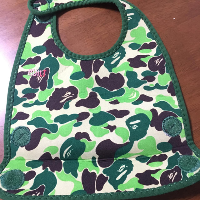 A BATHING APE(アベイシングエイプ)のA BATHING APEエプロン キッズ/ベビー/マタニティのこども用ファッション小物(ベビースタイ/よだれかけ)の商品写真