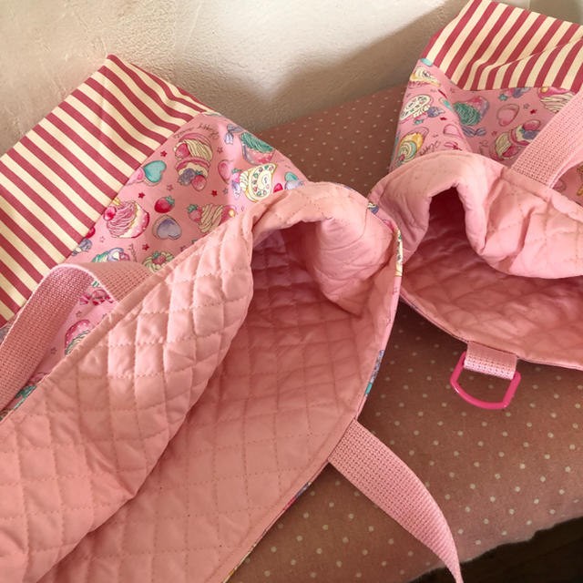 ピンクカップケーキ柄 入園入学5点セット ハンドメイドのキッズ/ベビー(外出用品)の商品写真