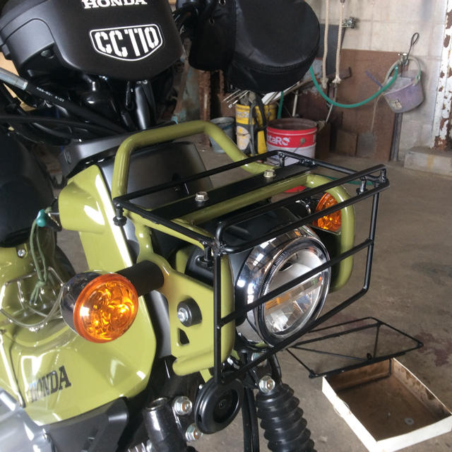 ホンダ(ホンダ)のクロスカブ用フロントキャリア ライトガード付 自動車/バイクの自動車(車種別パーツ)の商品写真