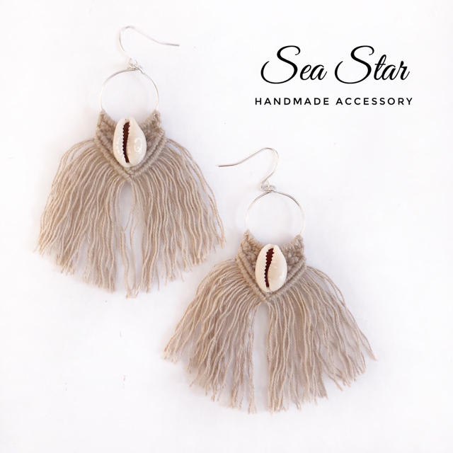 ALEXIA STAM(アリシアスタン)の早い者勝ち☺︎ハンドメイドマクラメシェルピアス アリシアスタン トゥデイフル ハンドメイドのアクセサリー(ピアス)の商品写真