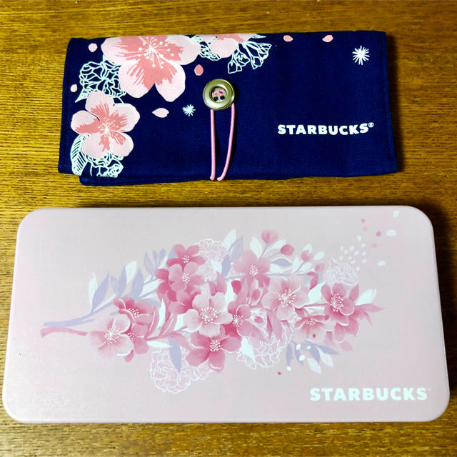 Starbucks Coffee(スターバックスコーヒー)のバンコク限定  スタバ さくら🌸缶ケース＆ペンケース インテリア/住まい/日用品の文房具(ペンケース/筆箱)の商品写真