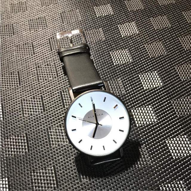 Daniel Wellington(ダニエルウェリントン)のklasse14 42㎜ ホワイトメンズ レディース 即購入ok メンズの時計(腕時計(アナログ))の商品写真