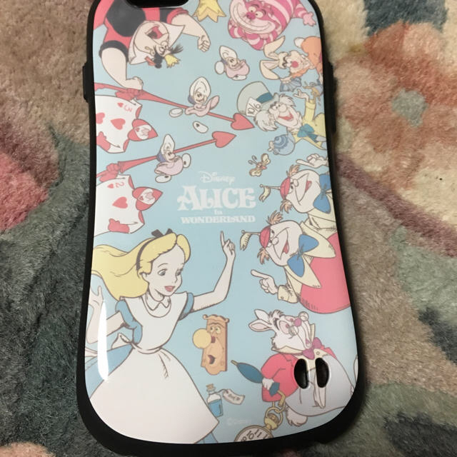 Disney(ディズニー)のiPhone6sケース アリス お値下げしました！ スマホ/家電/カメラのスマホアクセサリー(iPhoneケース)の商品写真