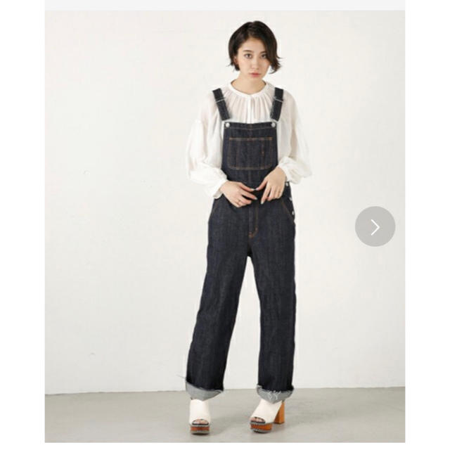 moussy(マウジー)の最終値下げ【新品】MOUSSY(マウジー)裾カットオフストレートオーバーオール レディースのパンツ(サロペット/オーバーオール)の商品写真