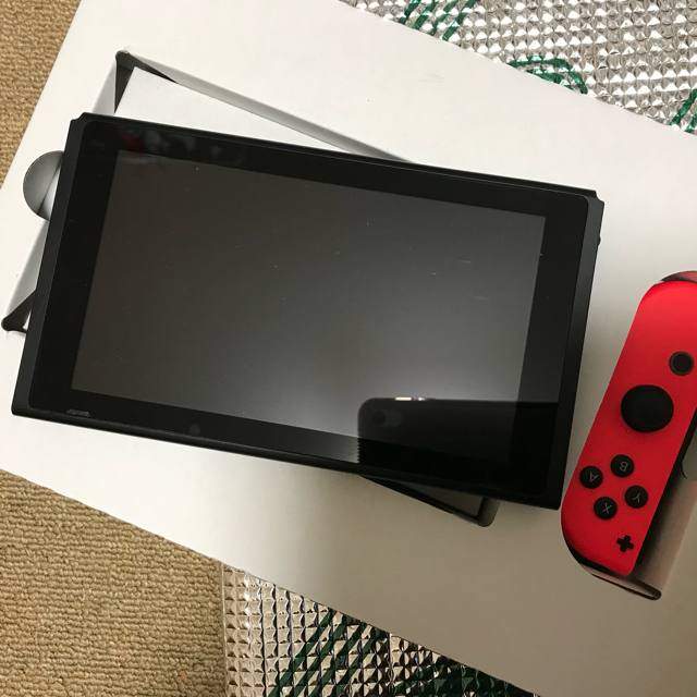 Nintendo Switch(ニンテンドースイッチ)の任天堂 Switch 本体 エンタメ/ホビーのゲームソフト/ゲーム機本体(家庭用ゲーム機本体)の商品写真