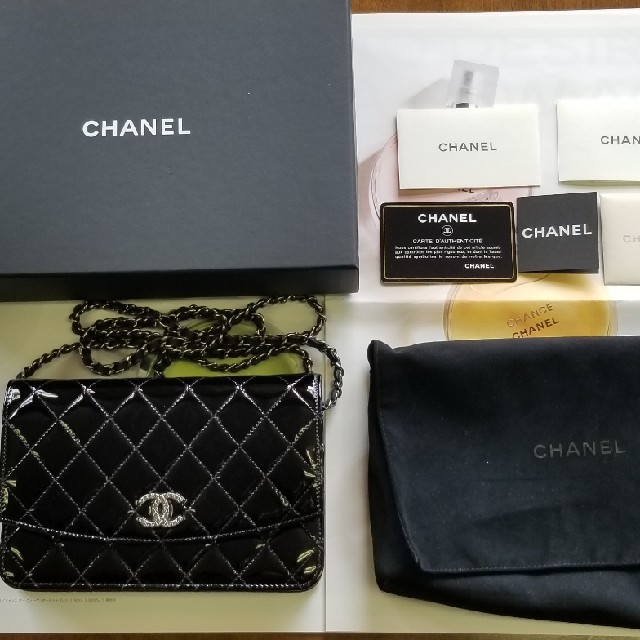 CHANEL(シャネル)の新品未使用シャネル　CHANEL　チェーンウォレット　ショルダーバッグ　長財布 レディースのバッグ(ショルダーバッグ)の商品写真