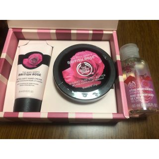 ザボディショップ(THE BODY SHOP)の新品未使用！ボディショップ ハンド&バターセットとボディシャンプー(ボディクリーム)