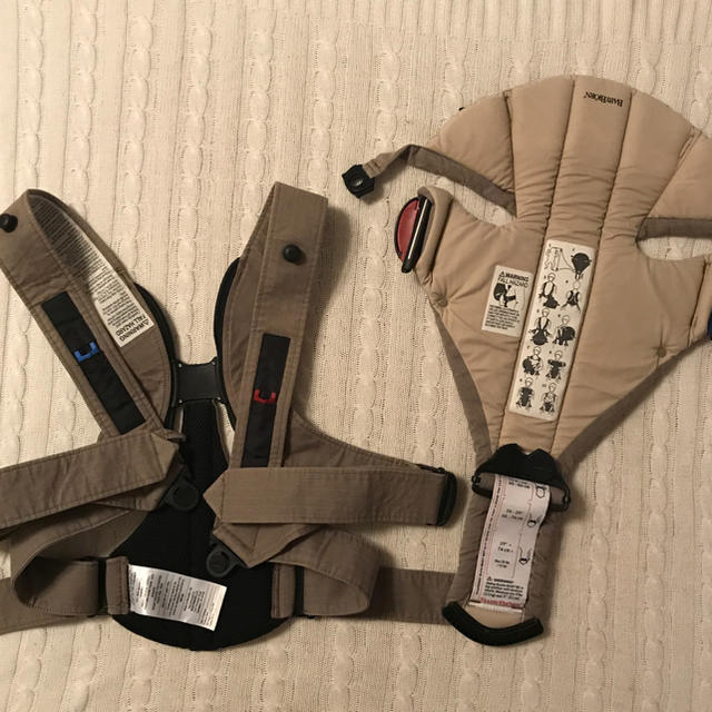 BABYBJORN(ベビービョルン)の【sale】ベビービョルン ベビーキャリア オーガニック キッズ/ベビー/マタニティの外出/移動用品(抱っこひも/おんぶひも)の商品写真