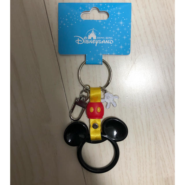Disney(ディズニー)の香港ディズニー リゾートライン つり革 ミッキー  キーホルダー エンタメ/ホビーのおもちゃ/ぬいぐるみ(キャラクターグッズ)の商品写真