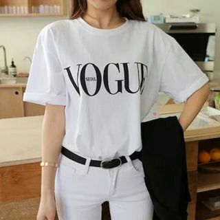 ディーホリック(dholic)のロゴTシャツ　トップス　VOGUE(Tシャツ(半袖/袖なし))