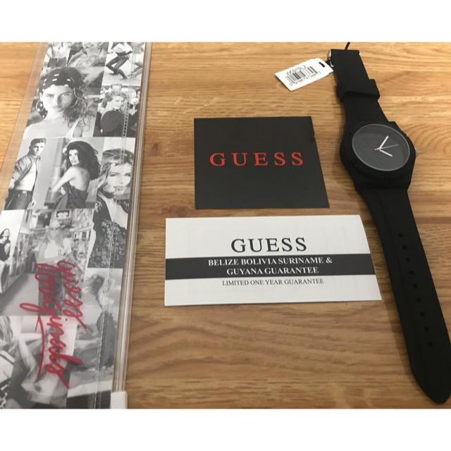GUESS(ゲス)の値下げしました！ GUESS  W0979L2 ブラック 新品 レディースのファッション小物(腕時計)の商品写真