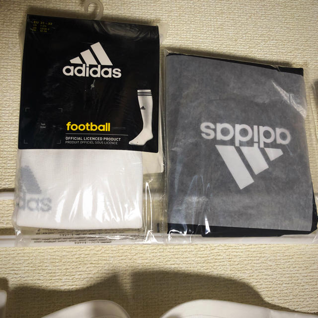 adidas(アディダス)の【新品】アディダス adidas ウエア バッグ セット 160 スポーツ/アウトドアのサッカー/フットサル(ウェア)の商品写真