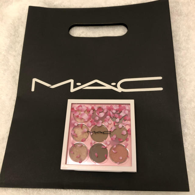 MAC - 新品 サクラ カブキドール アイシャドウ ショッパー付の通販 by ...