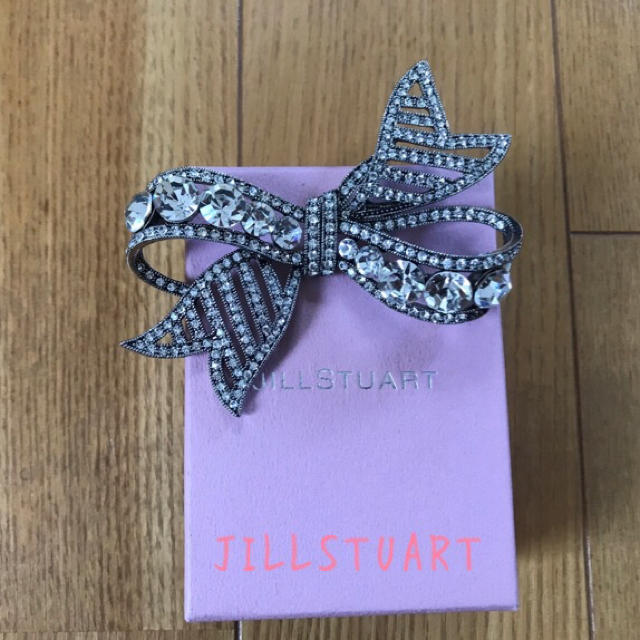 JILLSTUART(ジルスチュアート)のJILLSTUART リボンブローチ♡ レディースのアクセサリー(ブローチ/コサージュ)の商品写真