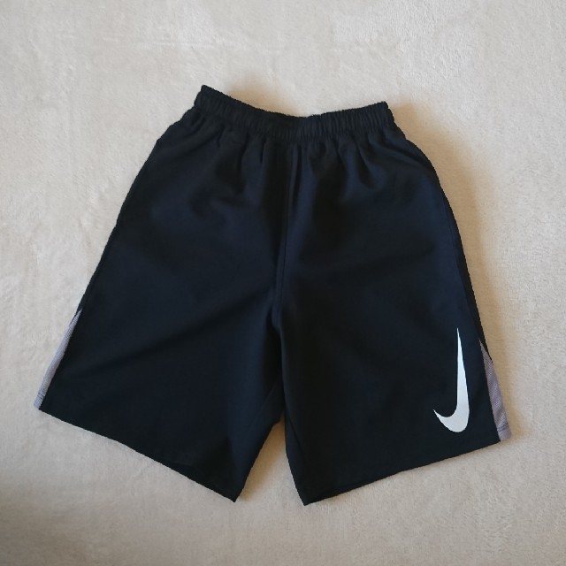 NIKE(ナイキ)のNIKE 男の子水着 130cm黒 キッズ/ベビー/マタニティのキッズ服男の子用(90cm~)(その他)の商品写真