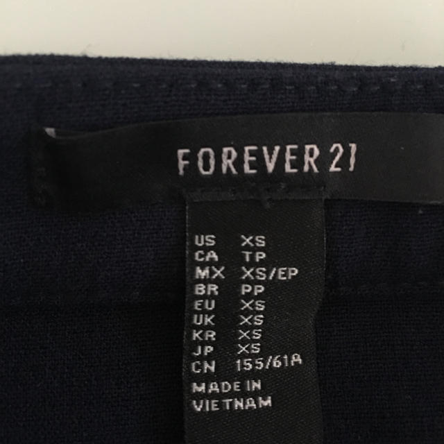 FOREVER 21(フォーエバートゥエンティーワン)のお値下げ⭐️ミニスカート★ネイビー★フォーエバー21 レディースのスカート(ミニスカート)の商品写真