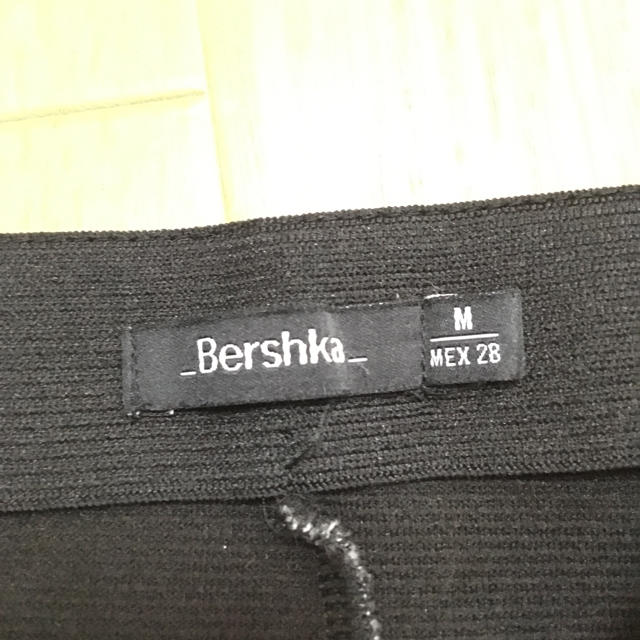 Bershka(ベルシュカ)のBershka ベルシュカ タイトスカート グレー レディースのスカート(ミニスカート)の商品写真