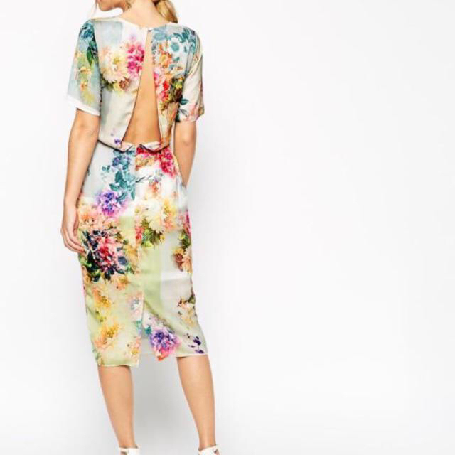 asos(エイソス)のasos floral dress 新品 レディースのワンピース(ひざ丈ワンピース)の商品写真