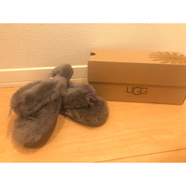 UGG(アグ)の【ともさん専用】UGG ファーサンダル レディースの靴/シューズ(サンダル)の商品写真